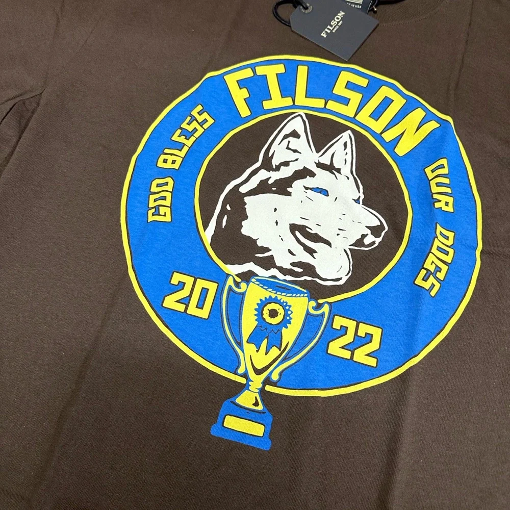 NWT Filson Pioneer Graphic T Shirt Brown God Bless Our Dogs Brown Blue Outdoors - Picture 2 of 3